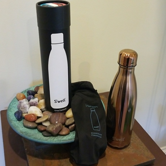 Swell Handbags - NWT Swell bottle 17oz Metallic collection